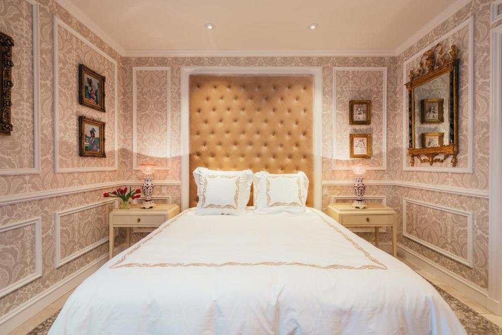 Suite with Spa Bath interior
